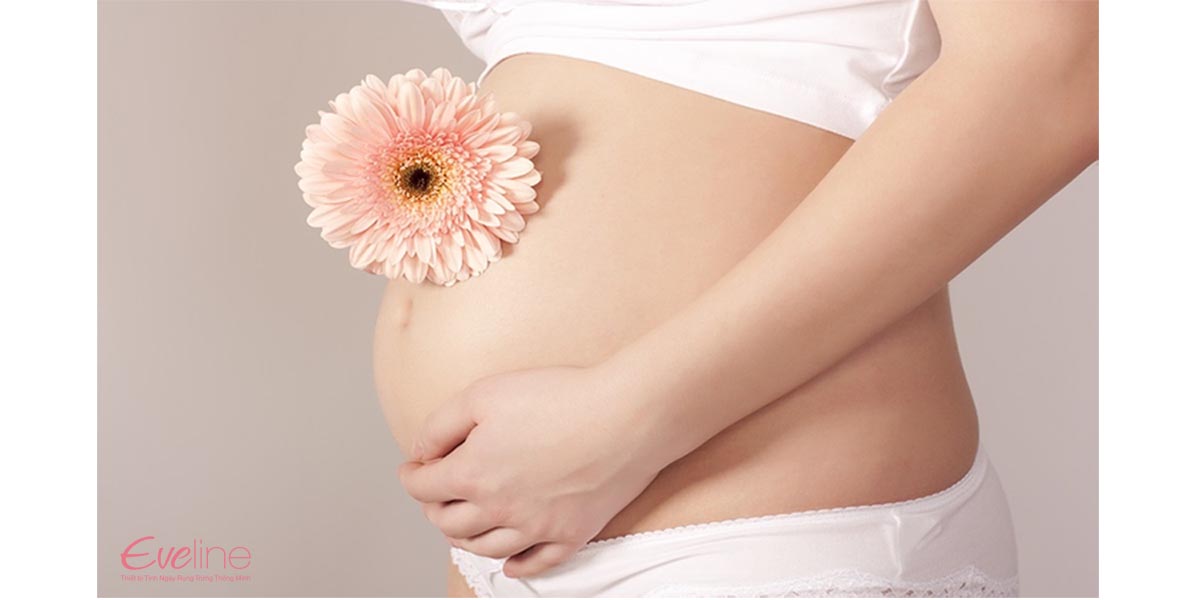 Quá trình mang thai và sinh con cũng gây ra hiện tượng tử cung ngả trước